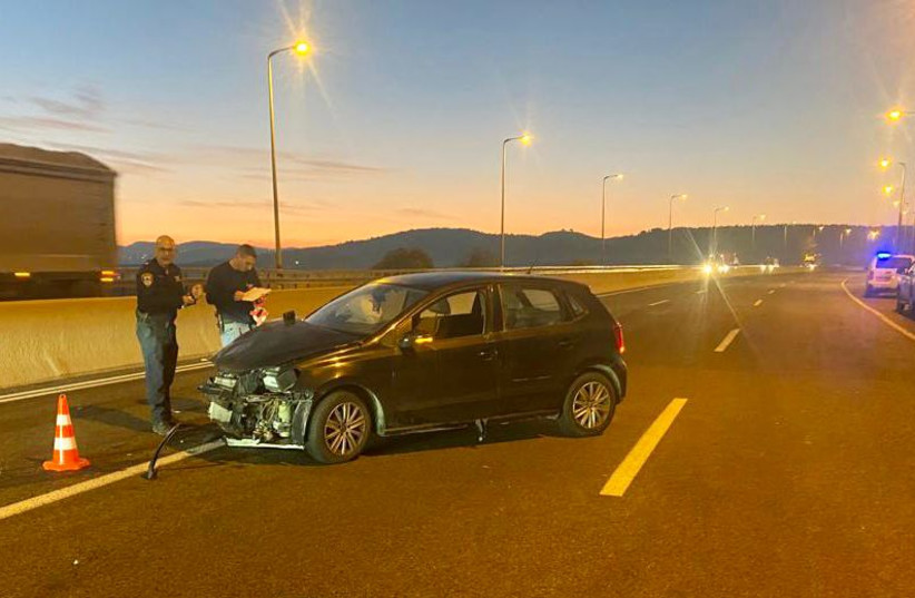 Car crash on Highway 1 leaves one dead, November 26, 2021.  (credit: ISRAEL POLICE SPOKESMAN)
