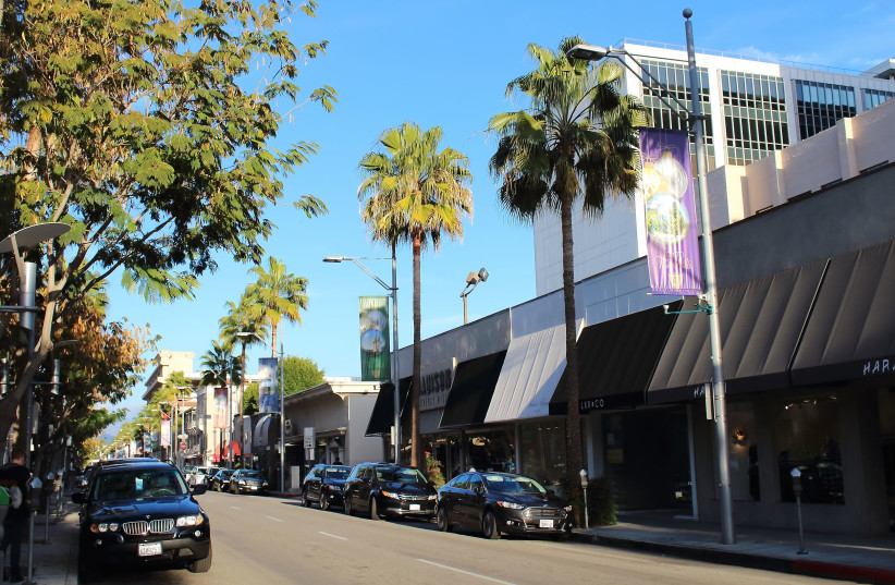 Beverly Hills residents wake up to antisemitic fliers on Passover - Vimarsana News