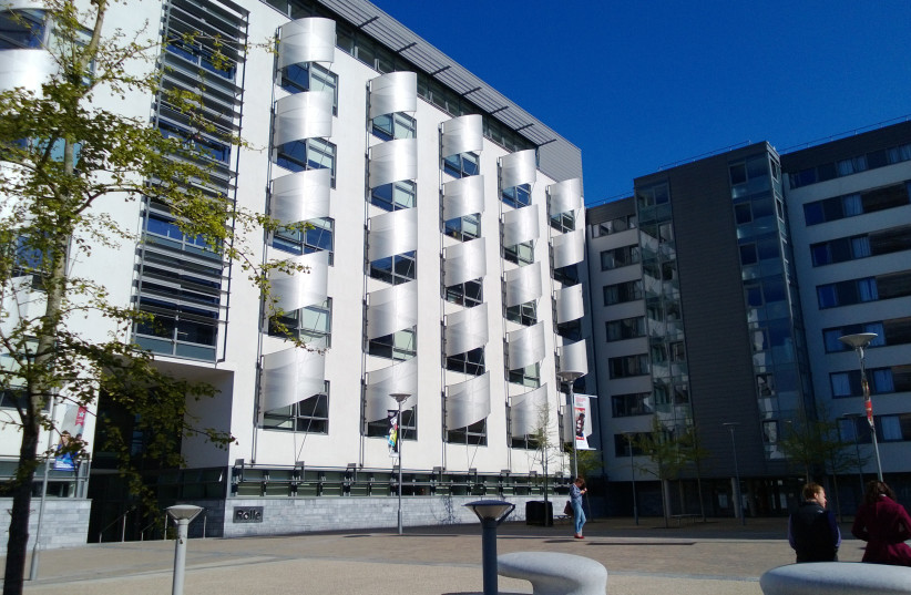  Rolle Building, University of Plymouth (credit: Wikimedia Commons)