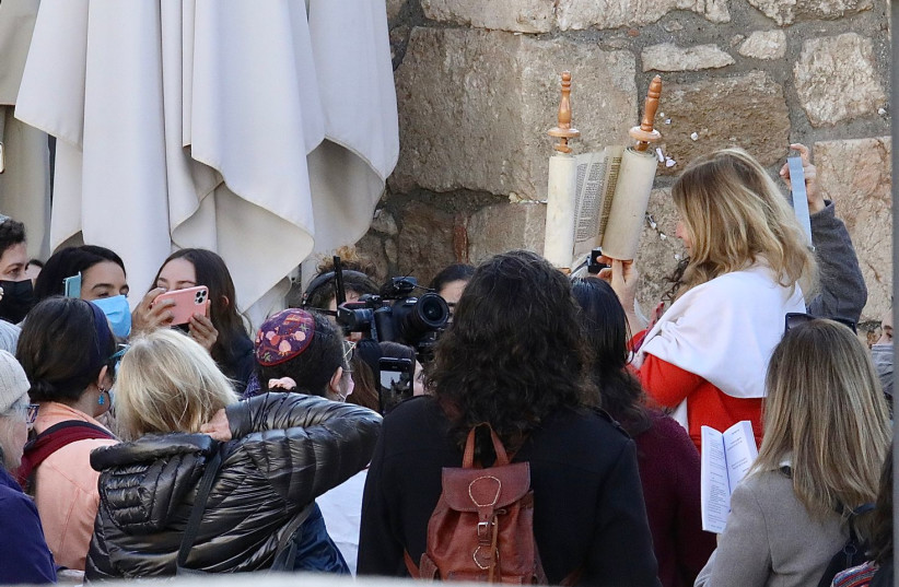  Women of the Wall praying at the Western Wall in Jerusalem, December 5, 2021.  (photo credit: MARC ISRAEL SELLEM/THE JERUSALEM POST)
