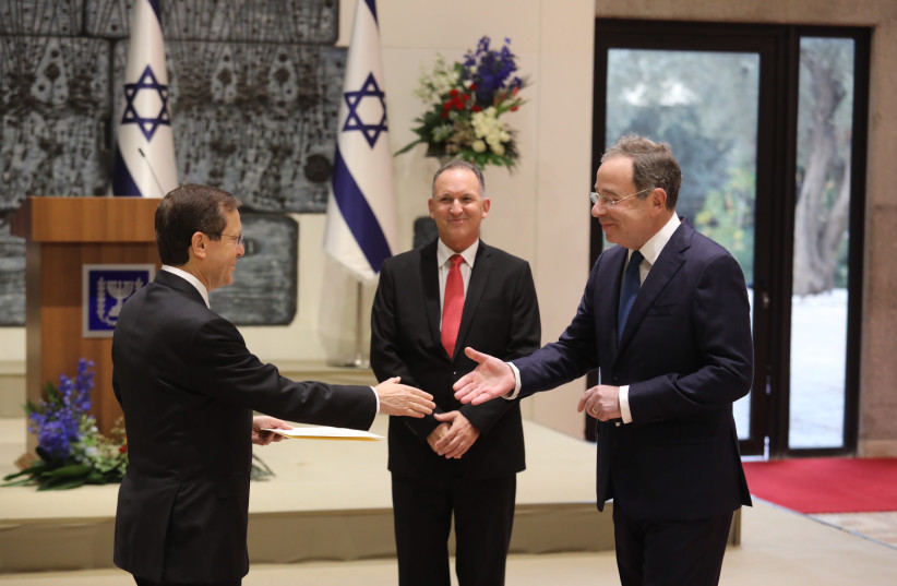  President Isaac Herzog receives the credentials of US Ambassador Thomas Nides on December 5, 2021. (credit: MARC ISRAEL SELLEM)