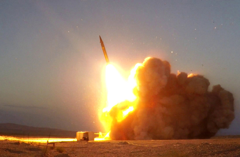  Un missile dévoilé par l'Iran est lancé dans un lieu inconnu en Iran sur cette photo reçue par Reuters le 20 août (crédit photo : WANA (WEST ASIA NEWS AGENCY) VIA REUTERS)