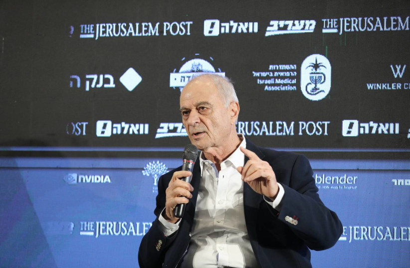  Uriel Lynn, president of the Federation of the Israeli Chambers of Commerce, at the Maariv Annual Business Summit (photo credit: MARC ISRAEL SELLEM)