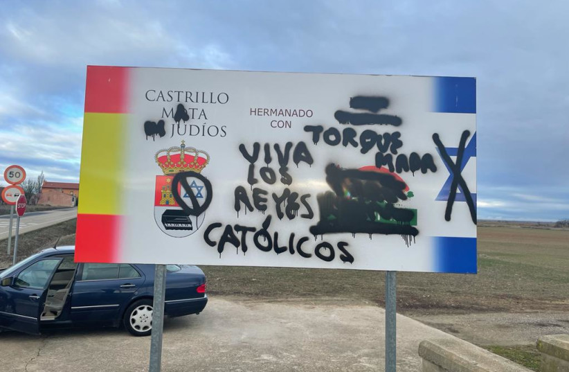  A sign in Castilla Mota de Judios was defaced with graffiti restoring the town's name from 1627 to 2015, which translates to Fort Kill the Jews. (photo credit: Courtesy Lorenzo Gutierrez)
