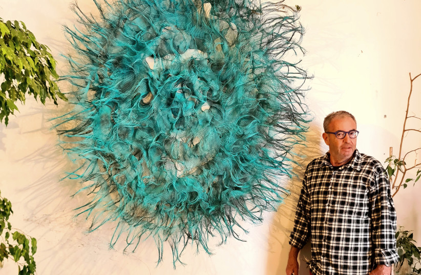  Ron Aloni with 'Meduza,' metal wire epoxy paint, 2020 (credit: Natalie Zalewski)