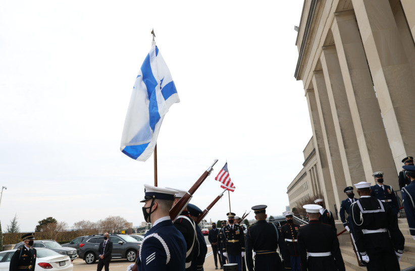  US and Israeli flags fly outside the Pentagon.  (credit: DEFENSE MINISTRY)
