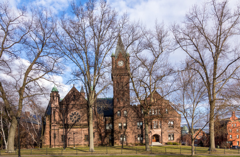 Mary Lyon Hall, Mount Holyoke College, South Hadley, Massachusetts, US, 2016. (photo credit: KENNETH C. ZIRKEL/CC BY-SA 4.0 (https://creativecommons.org/licenses/by-sa/4.0)/VIA WIKIMEDIA)