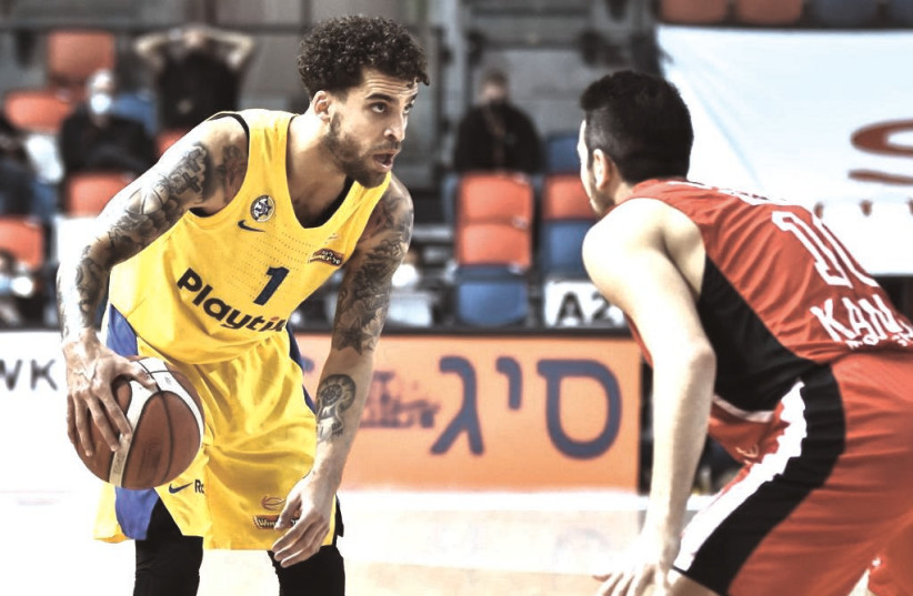 AS HE has done time and again, Scottie Wilbekin powered Maccabi Tel Aviv to a tough victory, this time a 71-64 result over Hapoel Beersheba. (photo credit: DOV HALICKMAN PHOTOGRAPHY)
