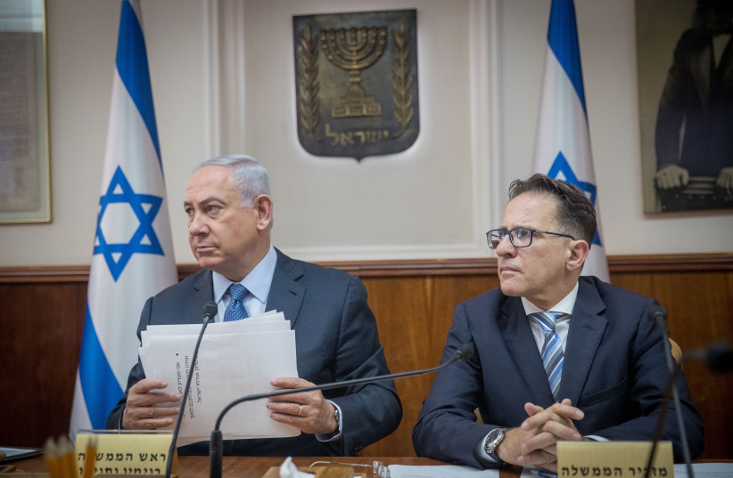 Israeli Prime Minister Benjamin Netanyahu leads the weekly cabinet meeting at the Prime Minister office in Jerusalem on September 10, 2017. (photo credit: YONATAN SINDEL/FLASH90)