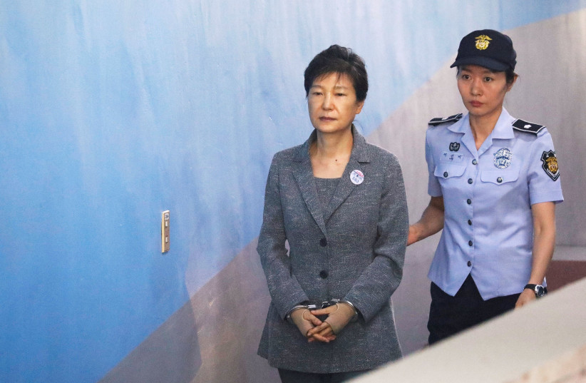  South Korean ousted leader Park Geun-hye arrives at a court in Seoul, South Korea, August 25, 2017. (photo credit: REUTERS/KIM HONG-JI)