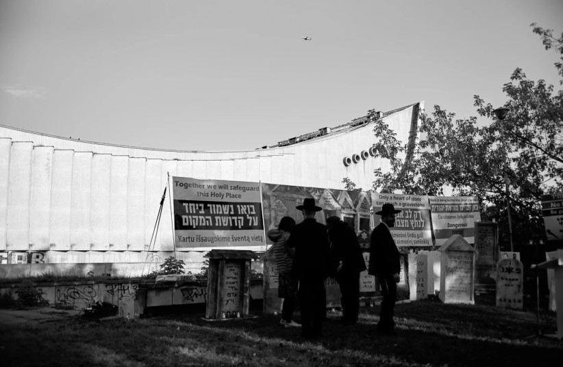 Battle for 500-year-old Vilna Jewish cemetery turns a corner - Vimarsana News