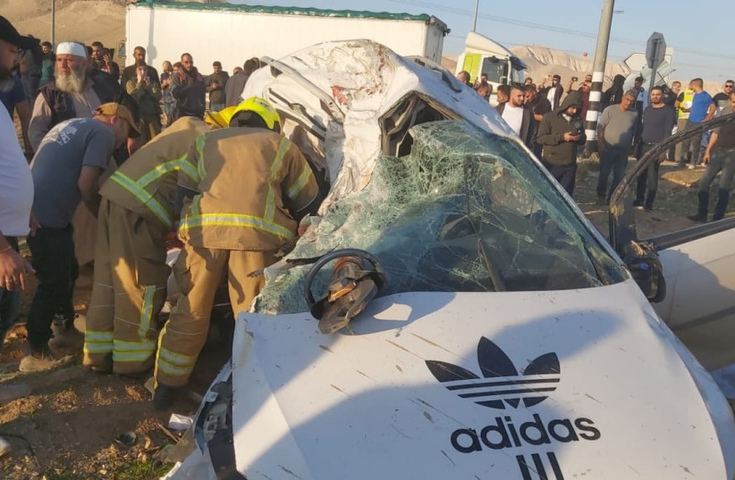 Deadly car crash between truck, minibus in Jordan Valley - Vimarsana News