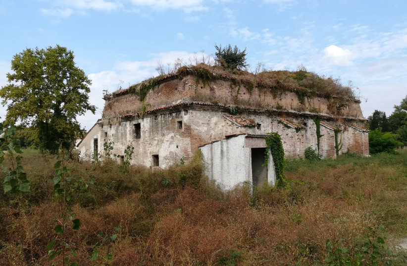  A neglected armory in Mantua, Italy, will become a "House of Remembrance" to spotlight the town's Jewish history.  (photo credit: GIOVANNI VIGNA/JTA)