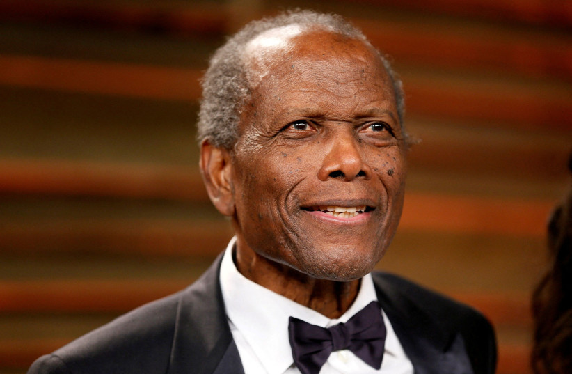  FILE PHOTO: Actor Sidney Poitier arrives at the 2014 Vanity Fair Oscars Party in West Hollywood (photo credit: REUTERS/DANNY MOLOSHOK/FILE PHOTO)