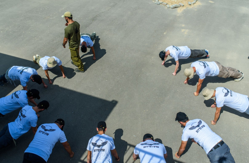  Haredi youth are seen training in the IDF's Achim Lasayarot program. (photo credit: Yossi Sabah)
