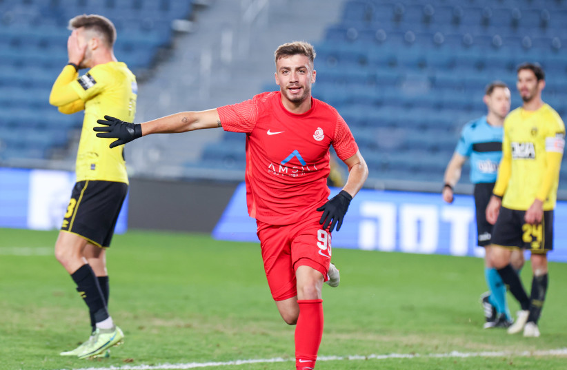  ASHDOD SC midfielder Oz Bilu celebrates after scoring for his team in its 2-0 victory over host Beitar Jerusalem on Sunday night at Teddy Stadium.  (photo credit: DANNY MARON)