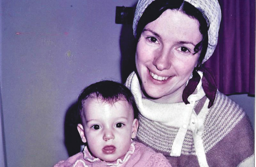  Anna Kholmyansky and baby Dora in 1988 (photo credit: TOBY KLEIN GREENWALD)