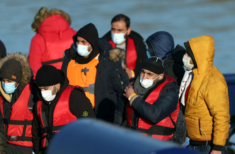 Some 30 migrants rescued, one dead as dinghy capsizes in Channel - Vimarsana News