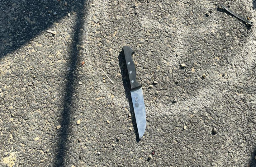A knife used in an attempted stabbing attack at Gush Etzion junction on January 17, 2022. (credit: IDF SPOKESPERSON'S UNIT)