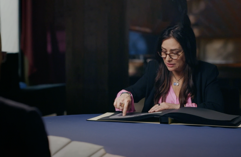 Pamela Adlon discovers Jewish roots on 'Finding Your Roots' - Vimarsana News