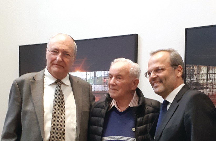  HOLOCAUST SURVIVOR Emil Farkas (center), who testified against Sachsenhausen concentration camp guard Josef Schutze, poses with Dr. Felix Klein (right), the top German official responsible for combating antisemitism, and Dr. Efraim Zuroff. (credit: ILANA DREYER)
