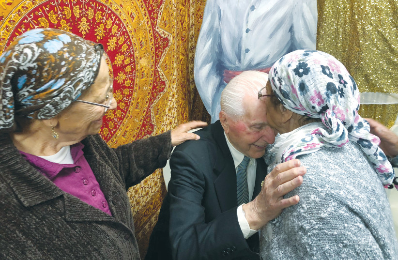  DURING A 2018 visit to Israel, Elgen Long, 91, is reunited with two sisters aged over 90 who were passengers on the plane on which he was a crew member, airlifting Yemenite Jews to Israel in 1949. (photo credit: SHAHAR AZANI)
