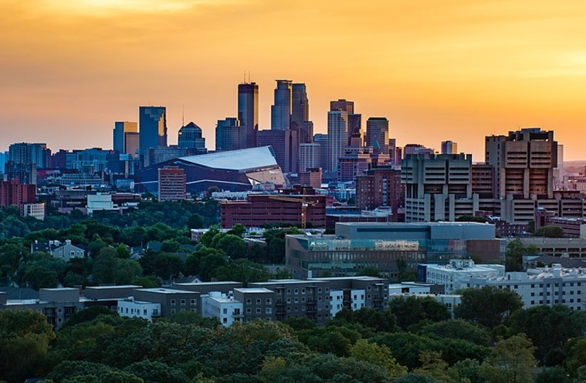  Minneapolis. (credit: Wikimedia Commons)