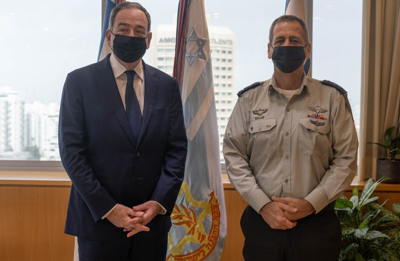 (L-R) US Ambassador to Israel Thomas Nides with IDF Chief of Staff Aviv Kohavi (credit: IDF SPOKESPERSON'S UNIT)