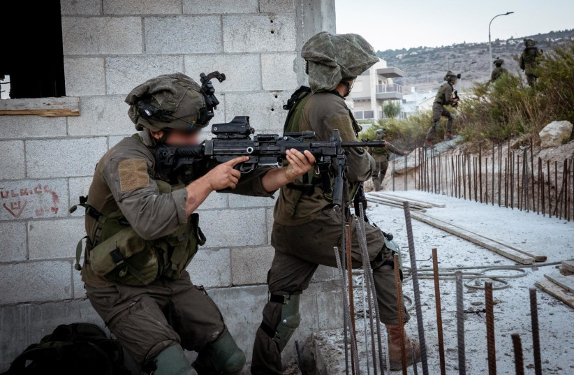   A soldier from the elite anti-guerrilla unit EGOZ in a training exercise. (photo credit: IDF SPOKESPERSON'S UNIT)