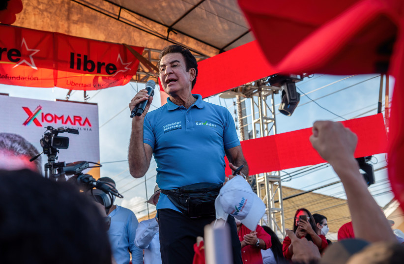  Salvador Nasralla speaks at a rally in San Pedro Sula, Honduras, Nov. 28, 2021. (photo credit:  Seth Sidney Berry/SOPA Images/LightRocket via Getty Images)