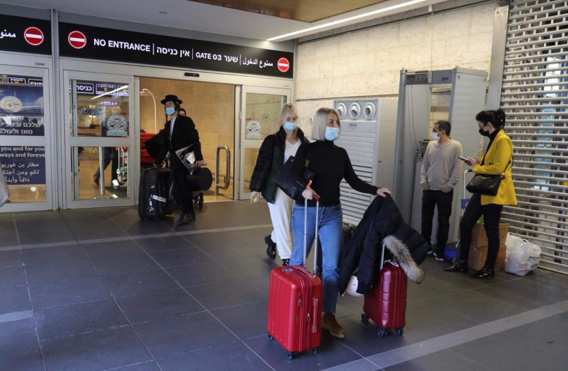  Israelis arrive at Ben Gurion Airport from Ukraine. (photo credit: MARC ISRAEL SELLEM)