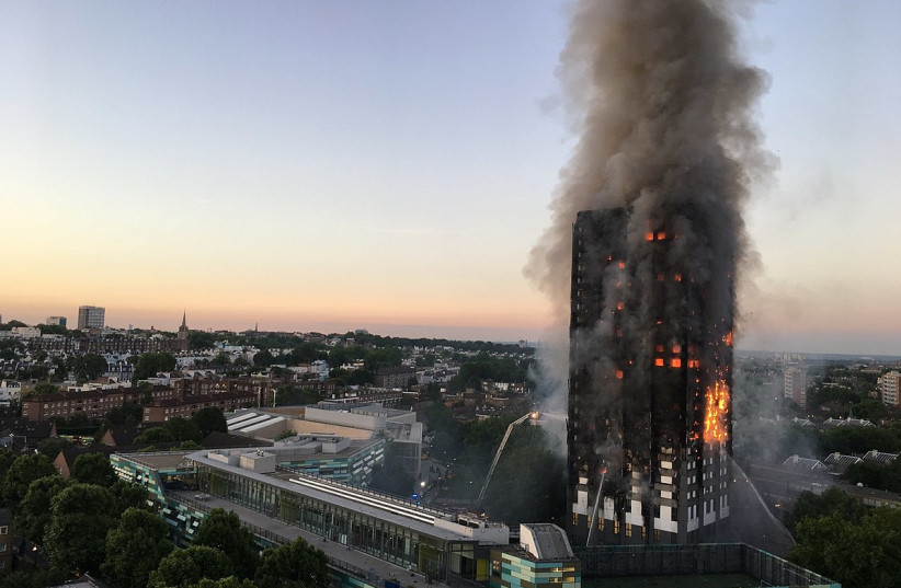  Grenfell Tower fire, 4:43 a.m. (photo credit: Wikimedia Commons)