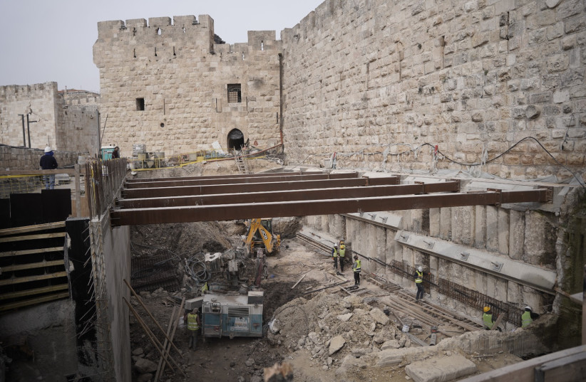  Work on the fortifications of the walls and entrance pavilion foundations at the Tower of David Museum. (photo credit: RICK RACHMAN)