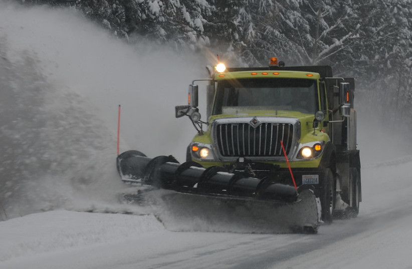  Snow plow (photo credit: FLICKR)