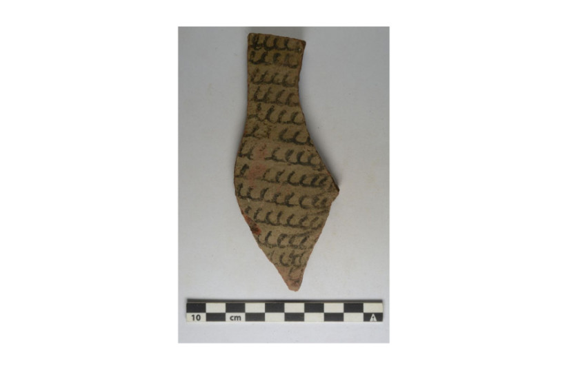  Naughty pupils had to write lines - hundreds of these tablets were found, with the same symbol usually written on both front and back. (credit: Athribis-Project Tübingen)