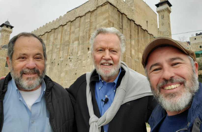  Actor Jon Voight (center) in Hebron (photo credit: YISHAI FLEISHER)