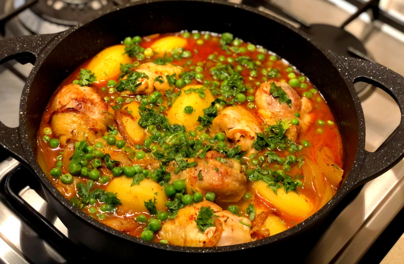  Chicken with peas and potatoes (photo credit: PASCALE PEREZ-RUBIN)