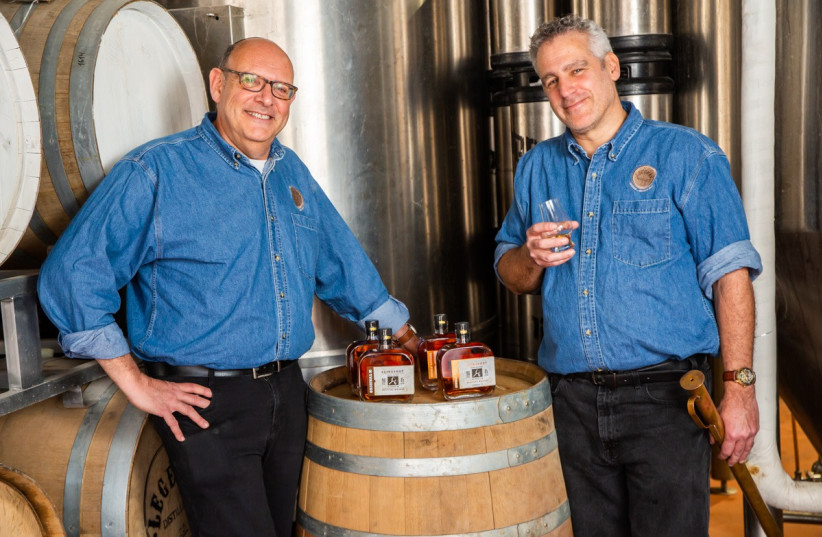  Alan Cohl and Noam Cohen of Legends Distillery (photo credit: SHALEV SHALOM/TPS)
