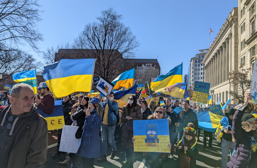  People rallying in Washington, D.C. in support of Ukraine, February 27, 2022. (credit: OMRI NAHMIAS)