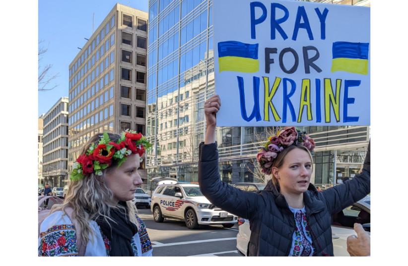 People rallying in Washington, D.C. in support of Ukraine, February 27, 2022. (credit: OMRI NAHMIAS)