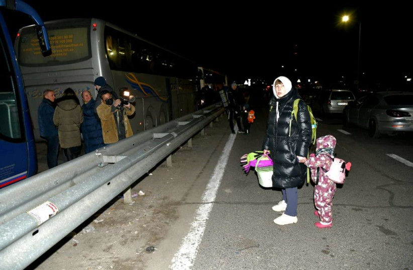  Buses carrying 150 Jews from Lviv in Ukraine, March 3, 2022.   (credit: SHLOMI AMSALEM)