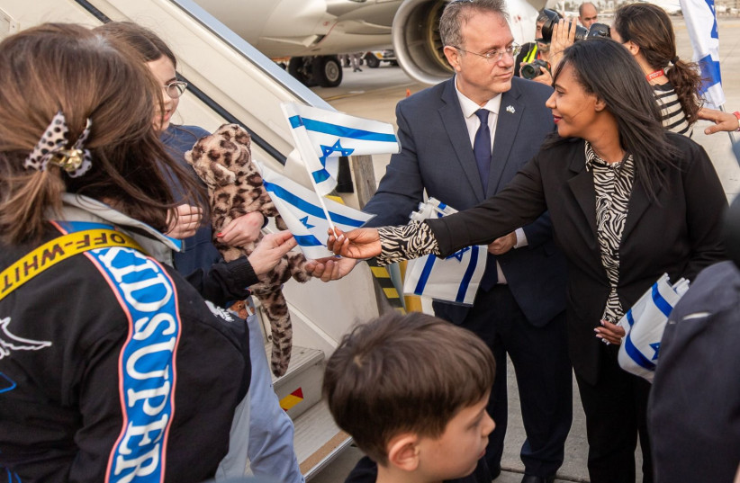  Aliyah and Integration Minister Pnina Tamano-Shata is seen greeting Ukrainian refugees arriving in Israel through Operation Israeli Guarantee, on March 6, 2022. (credit: Noga Melasa/Aliyah and Integration Ministry)