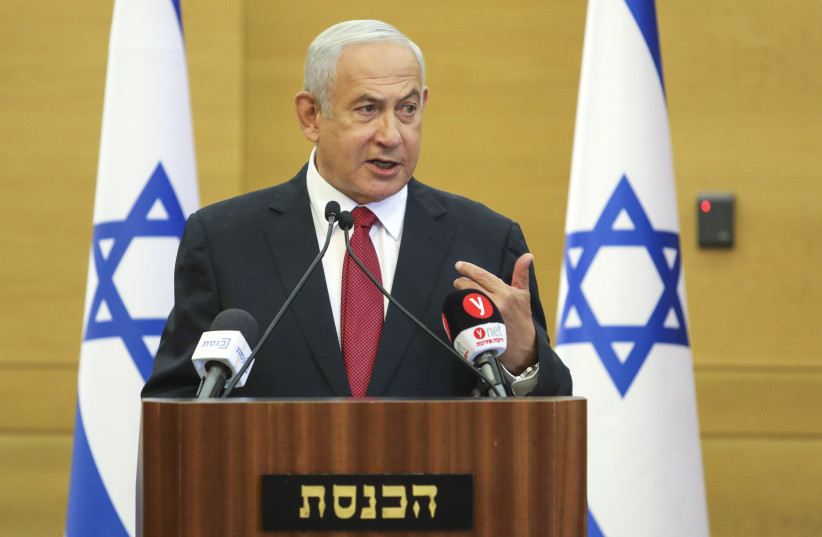 Chef de l'opposition et chef du parti Likud Benjamin Netanyahu (crédit : MARC ISRAEL SELLEM/THE JERUSALEM POST)