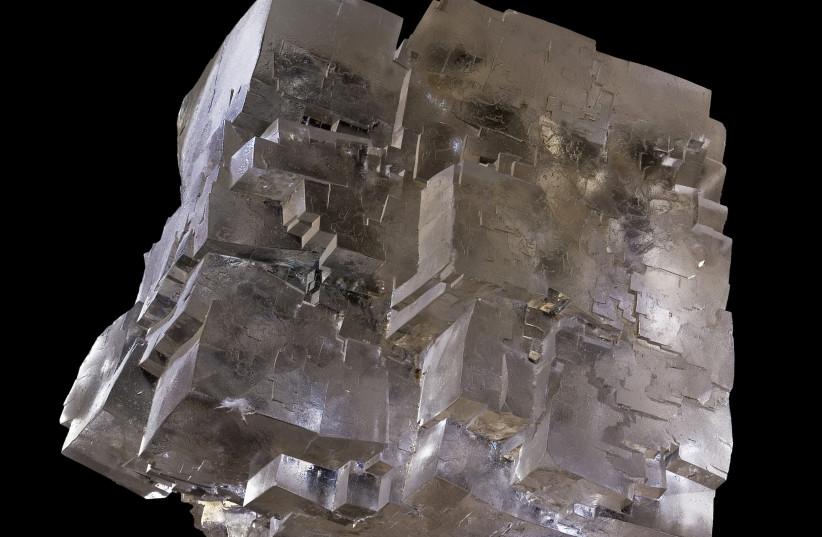  Halite crystal (credit: DIDIER DESCOUENS/WIKIMEDIA COMMONS)