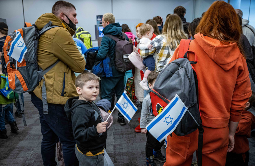  Jewish immigrants fleeing the war in Ukraine, on a rescue flight sponsored by the IFCJ, arrive at Ben-Gurion Airport near Tel Aviv, March 6, 2022. (credit: NATI SHOHAT/FLASH90)
