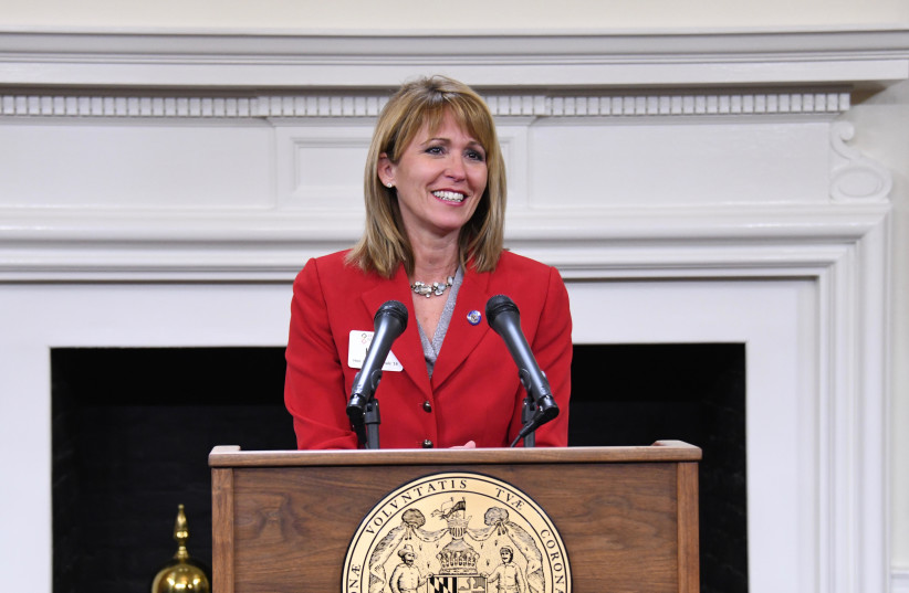  Kelly Schulz Representing Lieutenant Governor Boyd Rutherford at the 2018 Leadership Maryland Graduation. (credit: JOE ANDRUCYK/GRR)