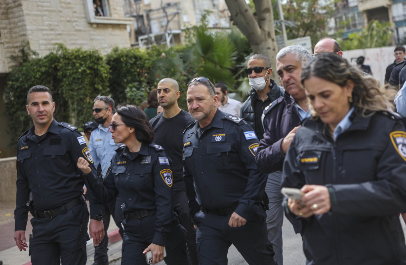 Israel Police chief Kobi Shabtai arrives outside the home of Rabbi Chaim Kanievsky who passed away, in the city of Bnei Brak, on March 20, 2022 (photo credit: YONATAN SINDEL/FLASH90)