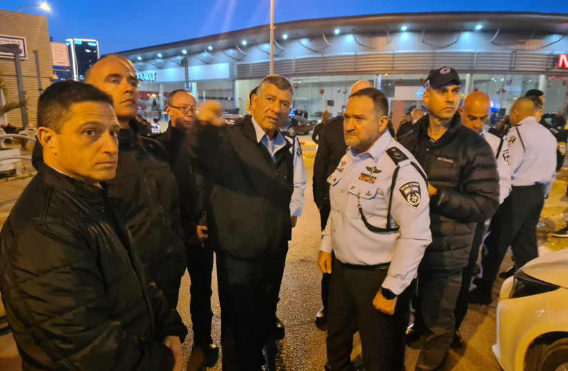  Police Chief Kobi Shabtai holds a briefing following the Beersheba terror attack that left four dead, March 22, 2022 (credit: POLICE SPOKESPERSON'S UNIT)