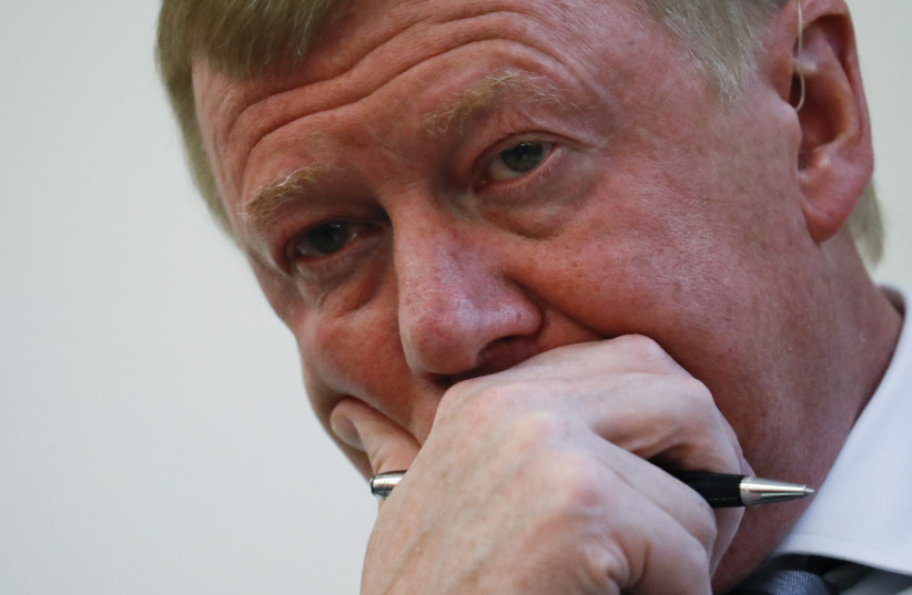 Chairman of the Executive Board of the state technology corporation Rusnano Anatoly Chubais attends a session of the Gaidar Forum 2018 "Russia and the World: values and virtues" in Moscow (photo credit: REUTERS)