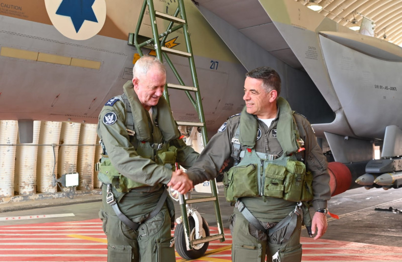  Defense Minister Benny Gantz and IAF commander Amikam Norkin, March 24, 2022.  (credit: DEFENSE MINISTRY)